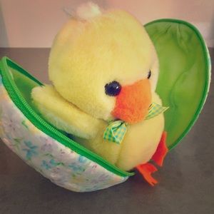 Vintage Plush Toy Chickadee 🐥 in Zippered Floral Egg